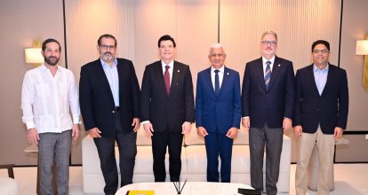 La AIRD visita al presidente del Senado y destaca importancia del marco legislativo para el fortalecimiento industria