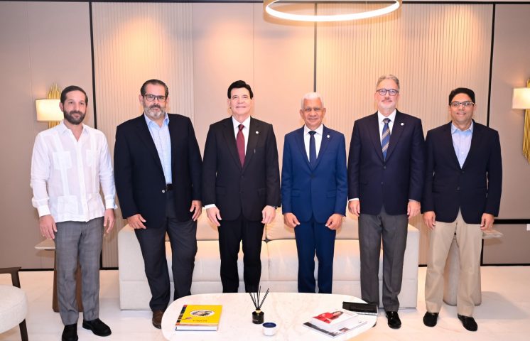 La AIRD visita al presidente del Senado y destaca importancia del marco legislativo para el fortalecimiento industria