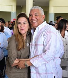Radhamés González dice: “con Carolina garantizamos ganar elecciones 2028 y seguir en el poder”