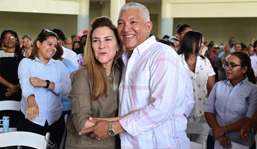 Radhamés González dice: “con Carolina garantizamos ganar elecciones 2028 y seguir en el poder”