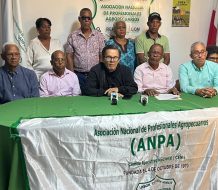 Tito Hernandez anuncia aumento salarial de un 42% para profesionales agropecuarios