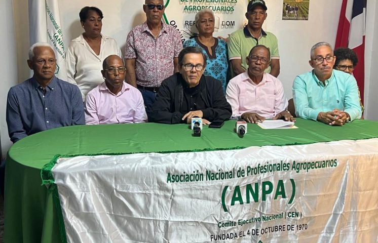 Tito Hernandez anuncia aumento salarial de un 42% para profesionales agropecuarios