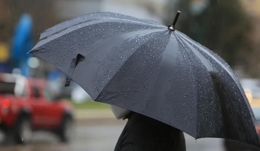 Se prevén lluvias locales la tarde de este viernes debido a una débil vaguada 