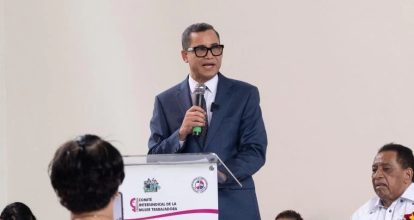 Ministro de Trabajo advierte que la informalidad laboral afecta al 56 % de los trabajadores en RD