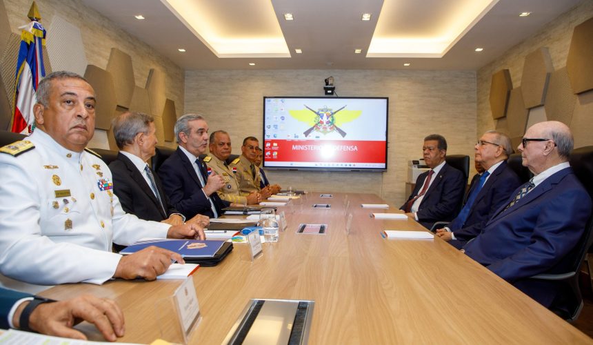 Reunión de Abinader con expresidentes culmina con cuatro acuerdos ante crisis migratoria en RD