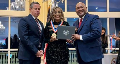Omayra Álvarez es reconocida por la Casa Blanca en los Premios Al Servicio Voluntario