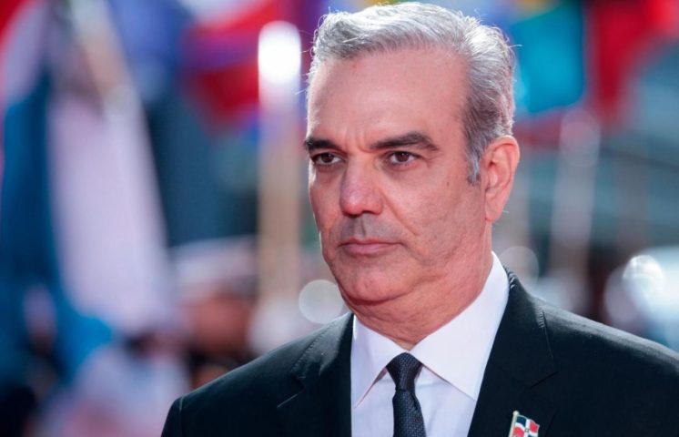 Gobierno dominicano proyecta plan para eliminar pisos de tierra en hogares vulnerables