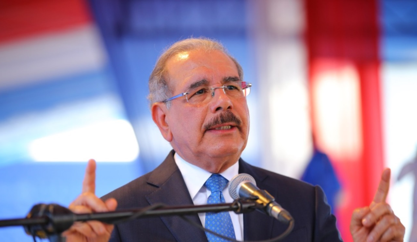 Danilo prefiere reunirse con Abinader en el PLD para conversar tema migratorio