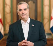 Presidente Abinader pide un minuto de silencio nacional en honor a las víctimas de la dictadura 
