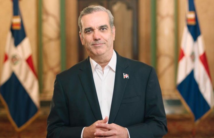Presidente Abinader pide un minuto de silencio nacional en honor a las víctimas de la dictadura 