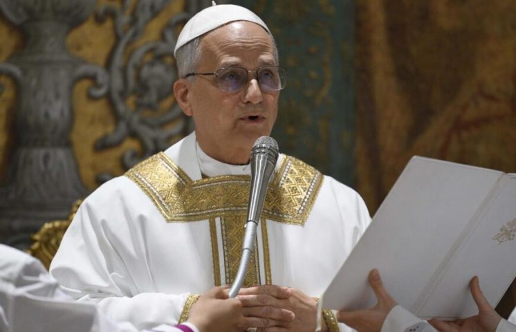 Papa León XIV oficia su primera misa como Pontífice: “Una cruz y una bendición” 