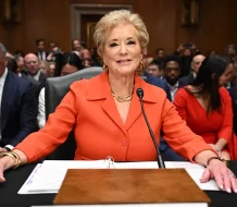 Secretaria de Educación de EE. UU. envía a Harvard una carta oficial con múltiples errores gramaticales