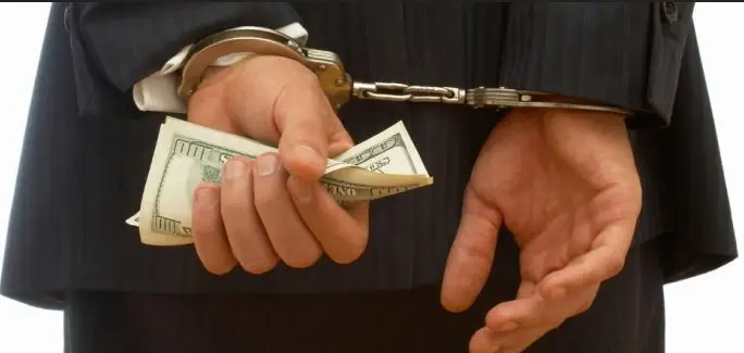 Arresto domiciliario para esposos vinculados a estafa de más de US$2 millones contra 113 víctimas