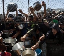 20 gazatíes son heridos con drones israelíes cuando se desplazaban a buscar comida