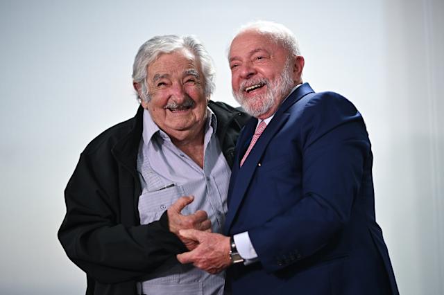 Lula aterriza en Montevideo para despedir a su amigo Pepe Mujica 