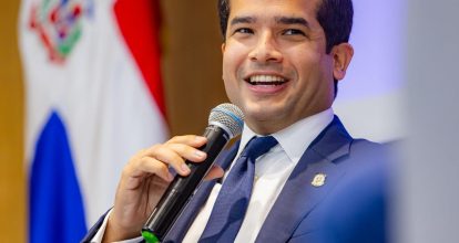 Omar Fernández lidera foro académico en Santiago sobre reforma al sistema de justicia dominicano