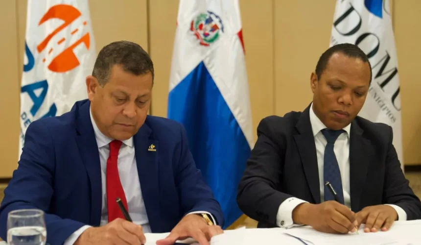Fedomu e Intrant firman convenio para fortalecer la seguridad vial y el transporte en los municipios  