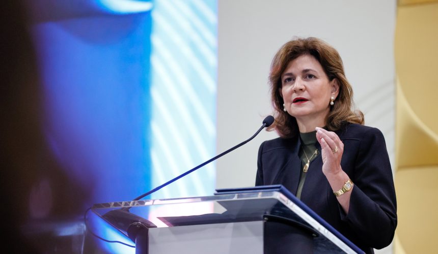 Raquel Peña aboga por integrar a más jóvenes en ciencia y tecnología; advierte sobre riesgos de la IA