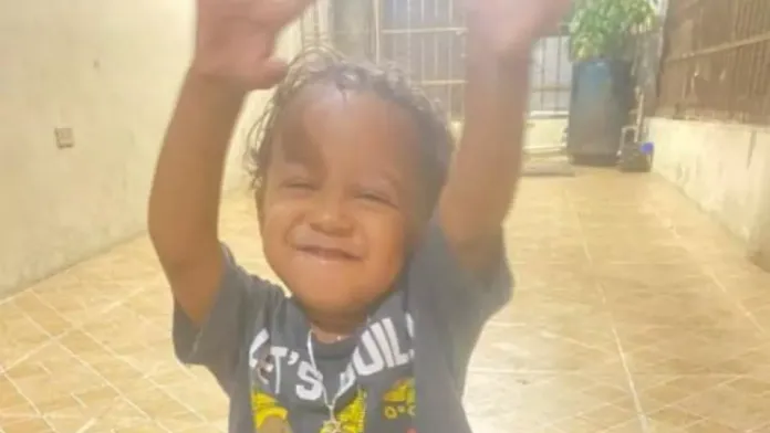 Niño de dos años que murió en Los Alcarrizos presuntamente tenía el cráneo destrozado