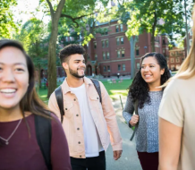 Harvard califica de ilegal medida de Trump que afecta a miles de estudiantes extranjeros
