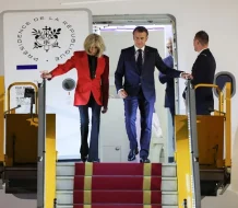 Presidente francés se refiere al incidente que lo involucra a él y su esposa