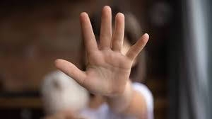 Dictan 20 años de prisión para hombre acusado de violación sexual contra su hija en Santiago