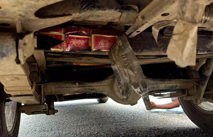 Decomisan 76 mil cigarrillos de contrabando escondidos en una camioneta en Santiago Rodríguez