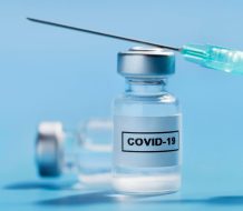 EE. UU. deja de recomendar la vacuna del covid-19 a niños y embarazadas  