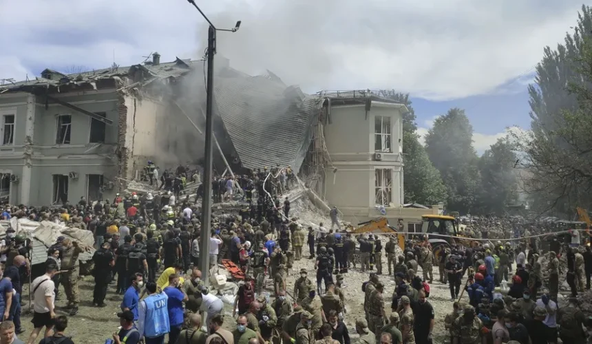 Putin declara alto el fuego de tres días, Kiev lo rechaza pero la tregua entra en vigor