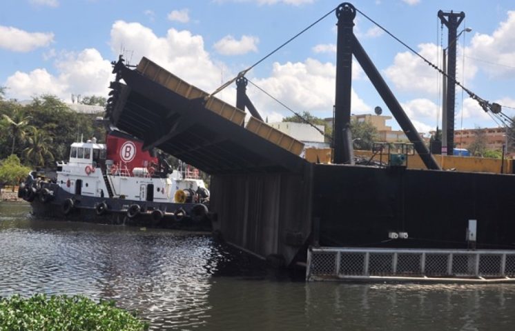 Cierre temporal del puente flotante este sábado por maniobras navales