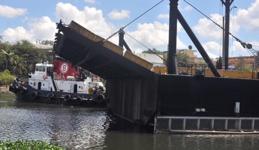 Cierre temporal del puente flotante este sábado por maniobras navales