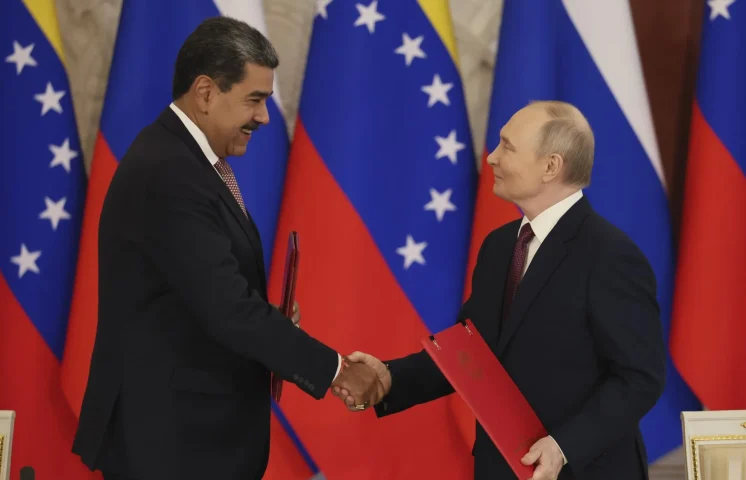 Putin y Maduro firman en el Kremlin un Acuerdo de Asociación Estratégica y Cooperación