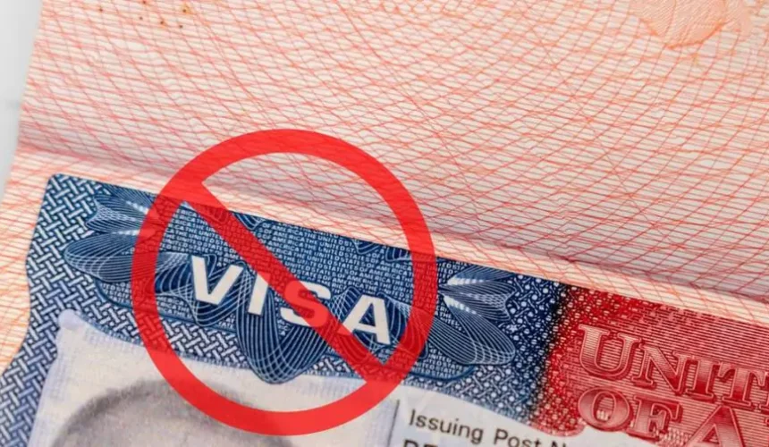 EE.UU. detiene entrevistas de visas estudiantiles por revisión de redes sociales