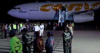 Retornan a Venezuela 174 migrantes en un avión estadounidense deportados desde Texas 