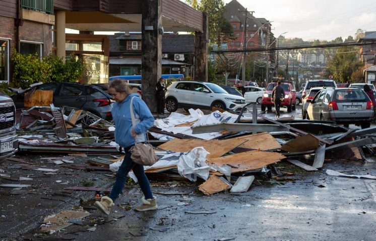 Cifra de heridos por tornado en ciudad de Chile sube a 19 y 5 mil personas siguen sin luz 