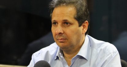 Ministro de Salud llama a comprobar la “realidad” de los galenos desvinculados