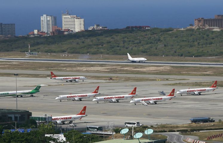 Venezuela suspende 