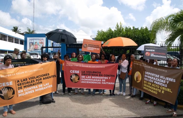 Exigen cese inmediato de deportaciones de embarazadas y reclaman acceso pleno a la salud