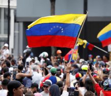 Caras conocidas se apartan de la coalición opositora para retar al chavismo  
