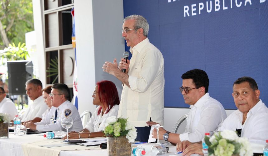 Abinader llama habitantes de Samaná a unirse junto al gobierno por el desarrollo y progreso de la provincia