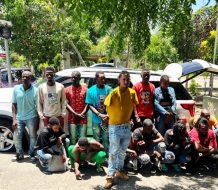 Arrestan a “El Marihuano” por presunto tráfico ilícito de 18 haitianos indocumentados en Montecristi