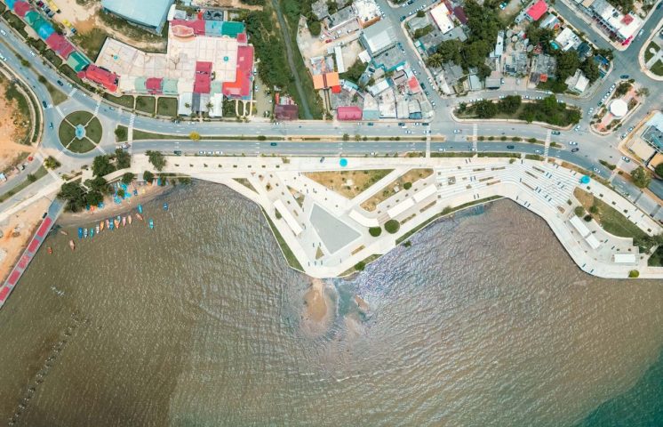 Abinader y ministro Collado inauguran reconstrucción de Malecón y otras obras en Samaná