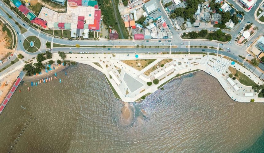 Abinader y ministro Collado inauguran reconstrucción de Malecón y otras obras en Samaná