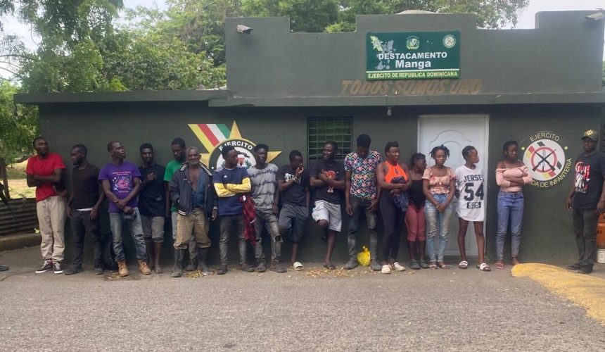 Detienen 52 haitianos indocumentados intentando evadir puestos de chequeos en Dajabón y Montecristi