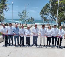 Presidente Abinader y ministro Collado inauguran malecón de Haina