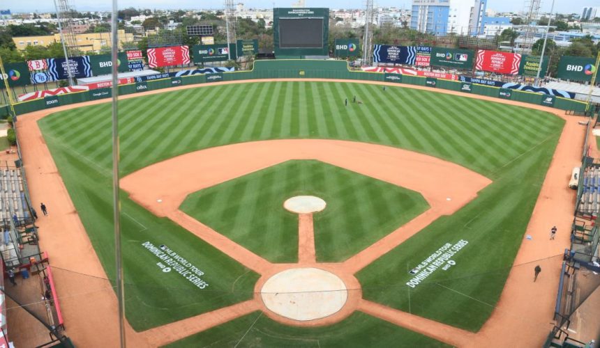 Abinader crea comisión para evaluar construcción de estadio de béisbol en el Ensanche La Fe