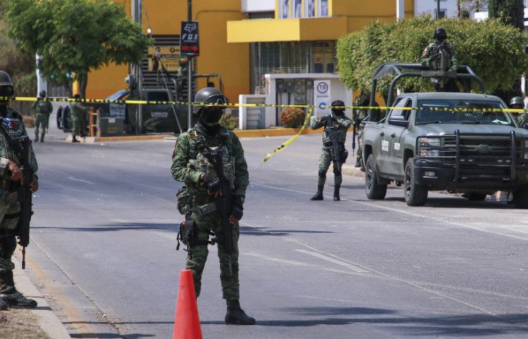 Hallan veinte cadáveres, cinco de ellos decapitados en Sinaloa, México