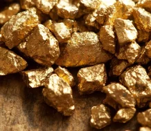 El oro registra este lunes una intensa subida de 3,400 dólares por onza