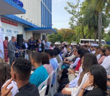 MESCYT otorga más de 600 becas internacionales a jóvenes dominicanos