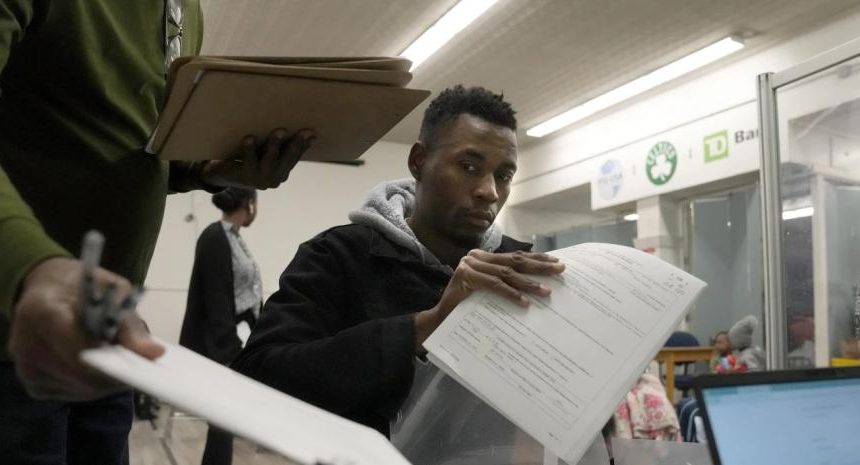 Haitianos afectados por el fin del TPS lamentan que sus años en EE.UU han sido en vano